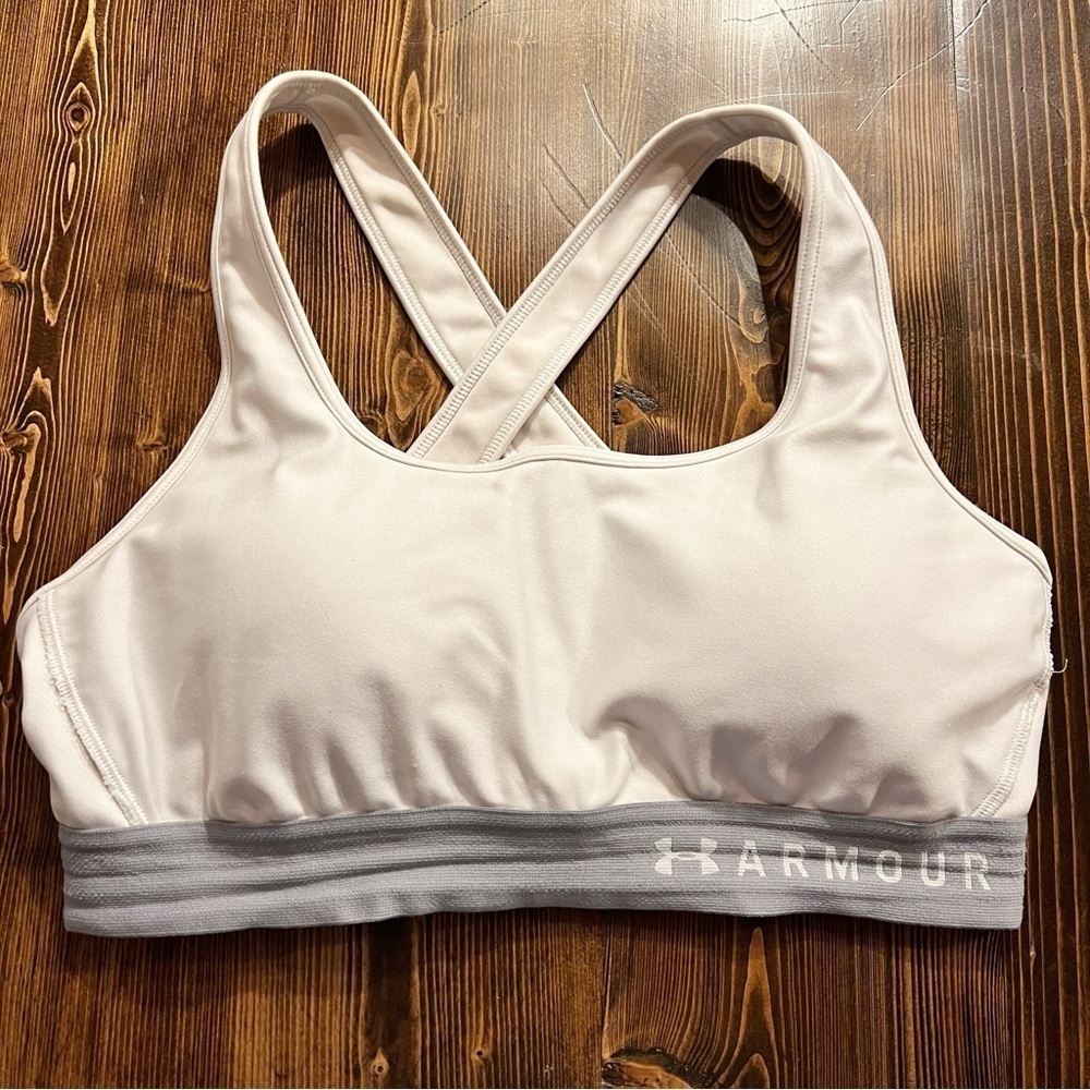 Under Armour Cross Back Off White Solid Sports Bra